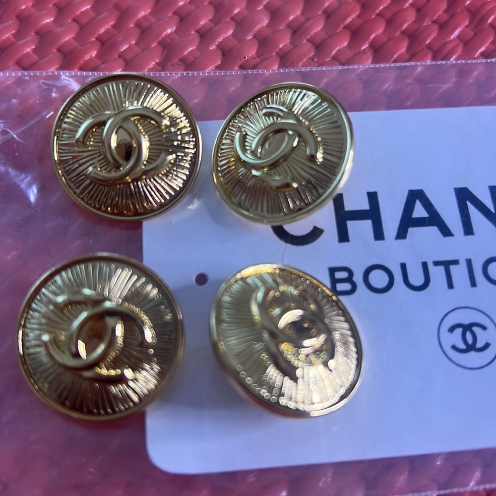 4 replacement Chanel boutique buttons